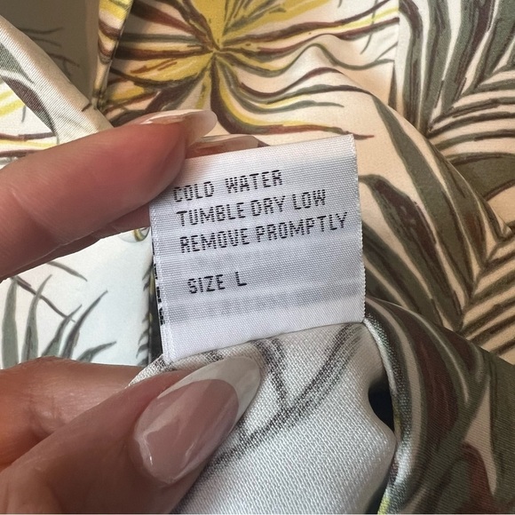 NWT love 83 Machine set preppy set  Size: L Color: white/ tropical print - Picture 11 of 12